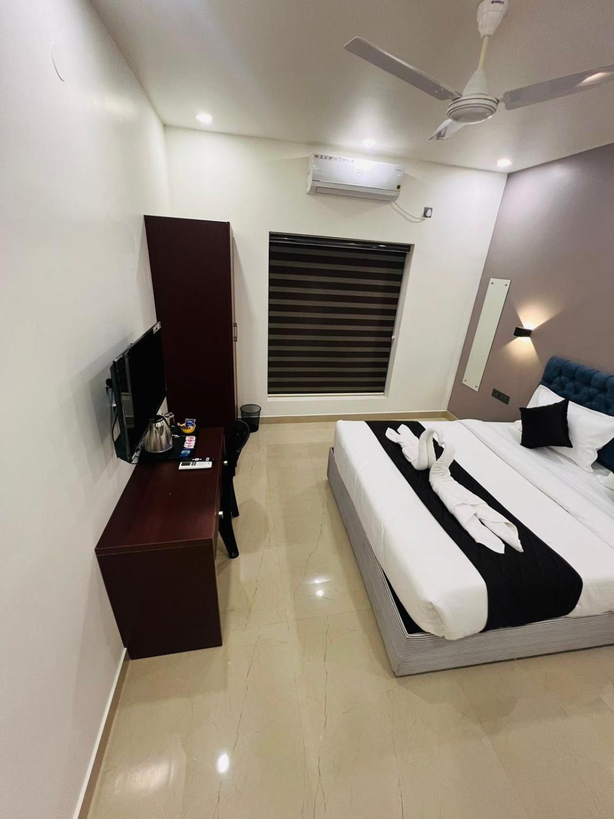 The Lotaz Hotel Kochi Exterior foto