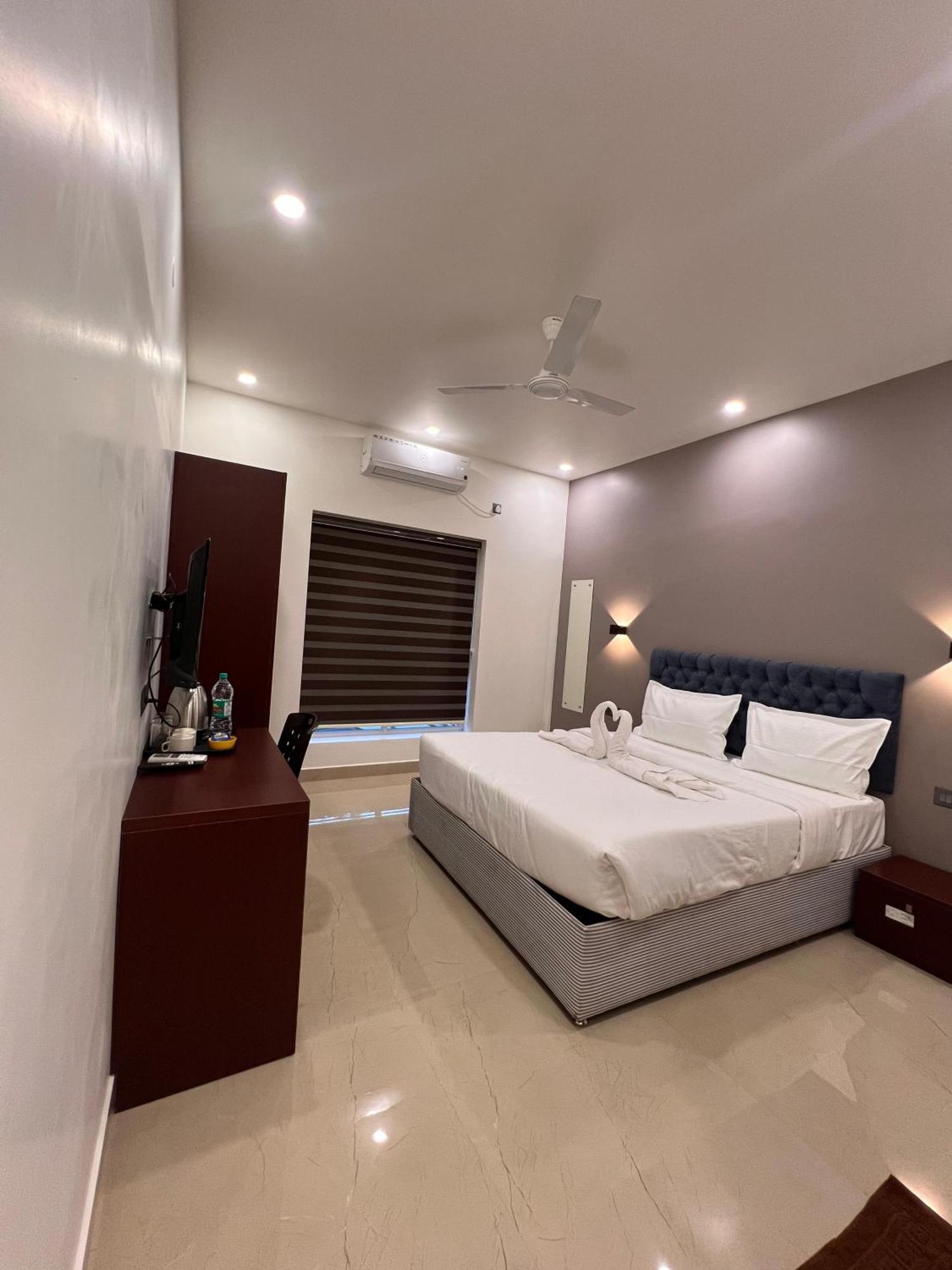 The Lotaz Hotel Kochi Exterior foto