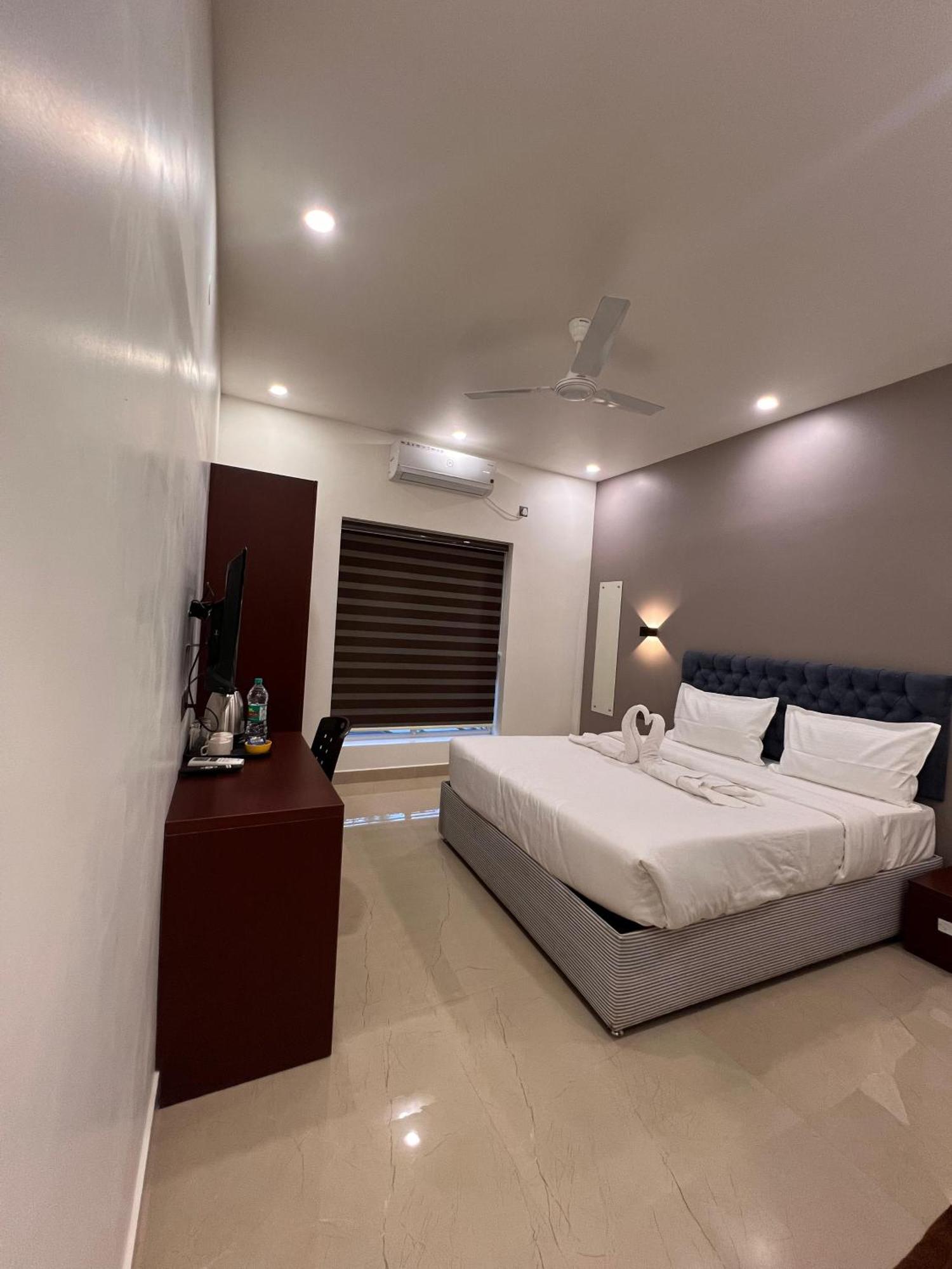 The Lotaz Hotel Kochi Exterior foto